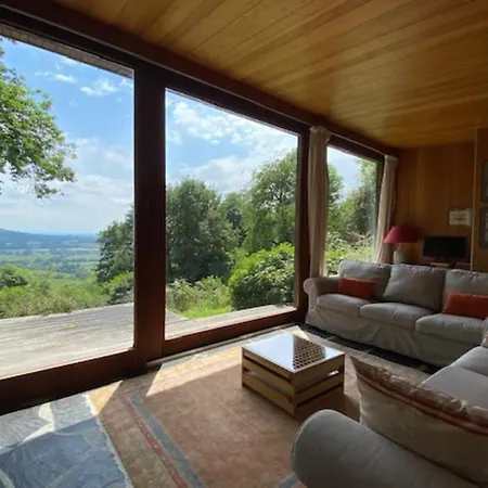 Dom wakacyjny Spacious Holiday Home Near Cabourg
